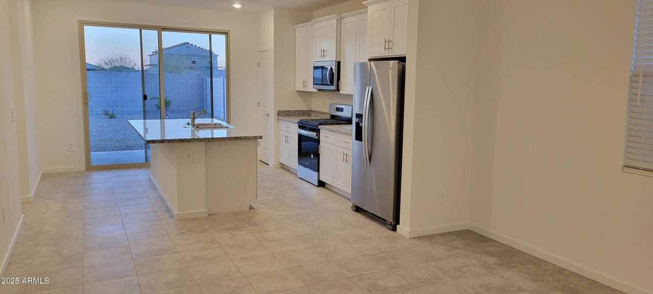 19030 N Silver Dog Way - Photo 3 of 29