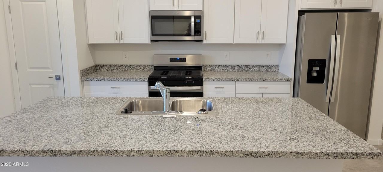 19030 N Silver Dog Way - Photo 5 of 29