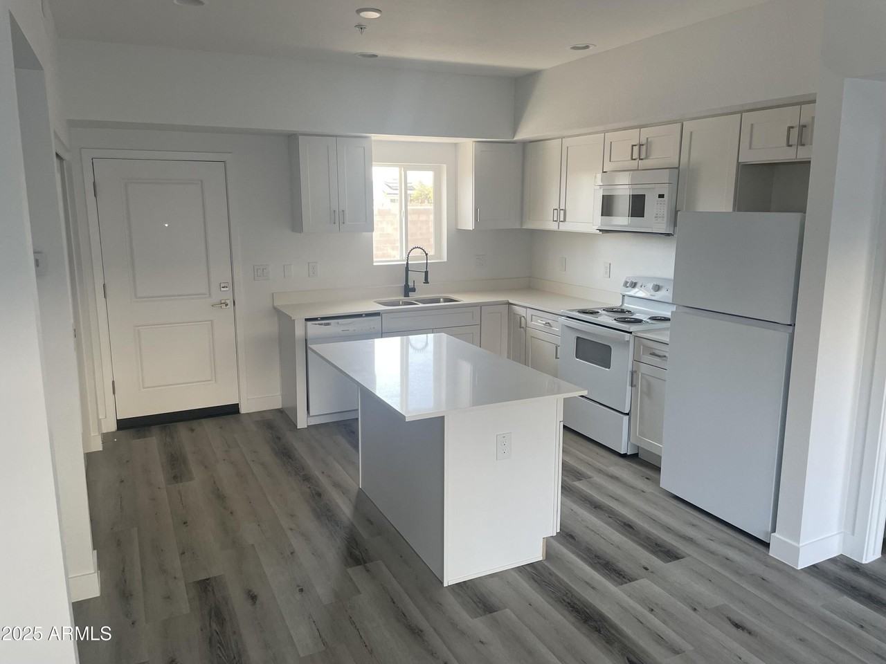 1457 E Taylor St #6 - Photo 3 of 12