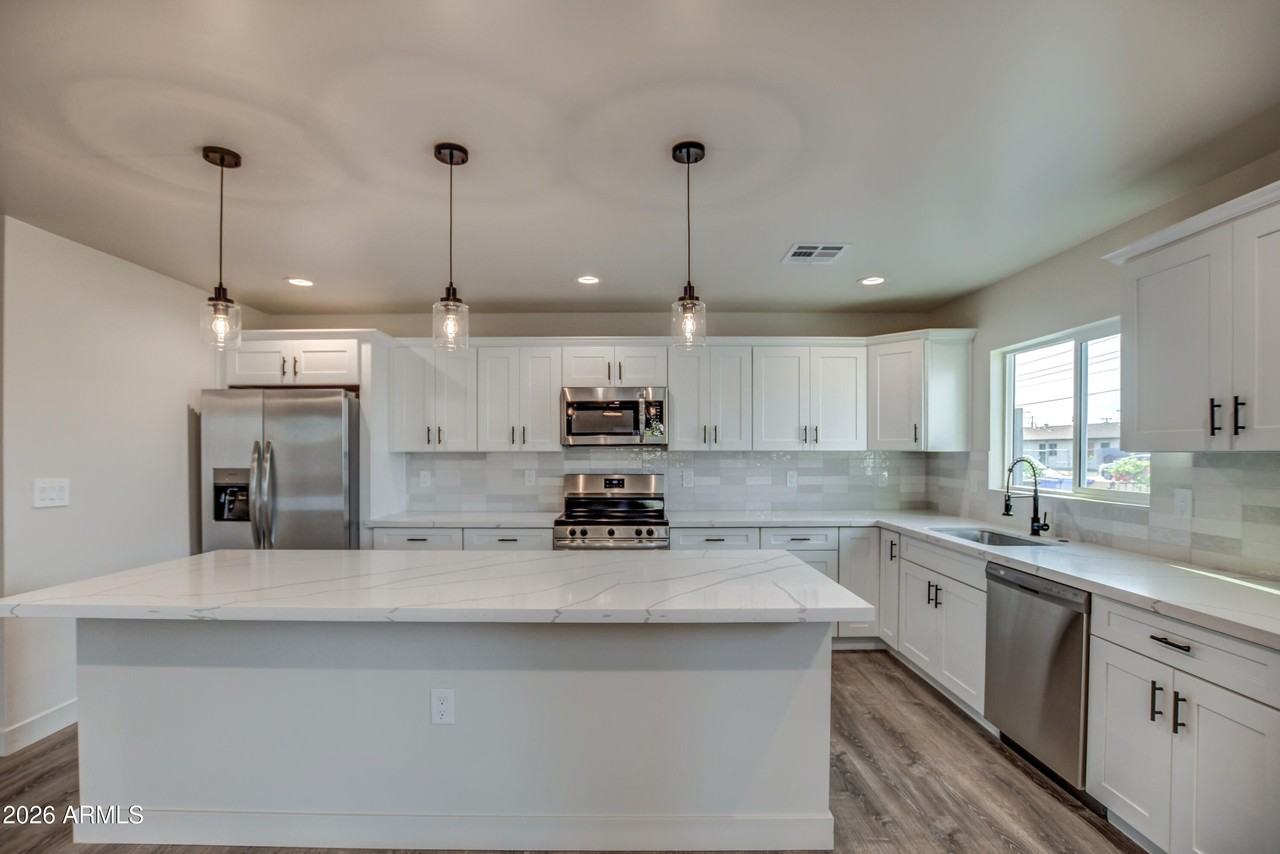 1203 W Pima St Apt A #A - Photo 2 of 14