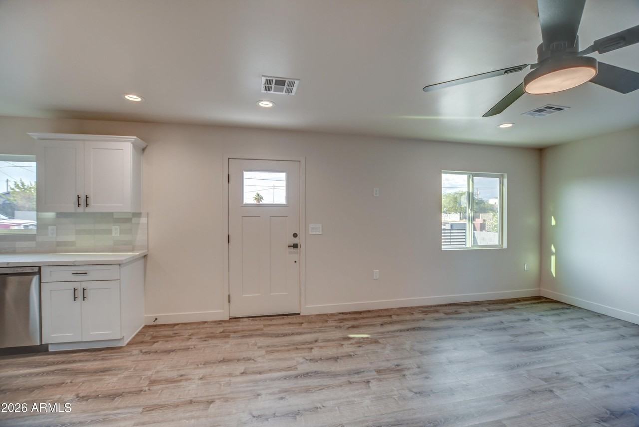 1203 W Pima St Apt A #A - Photo 7 of 14