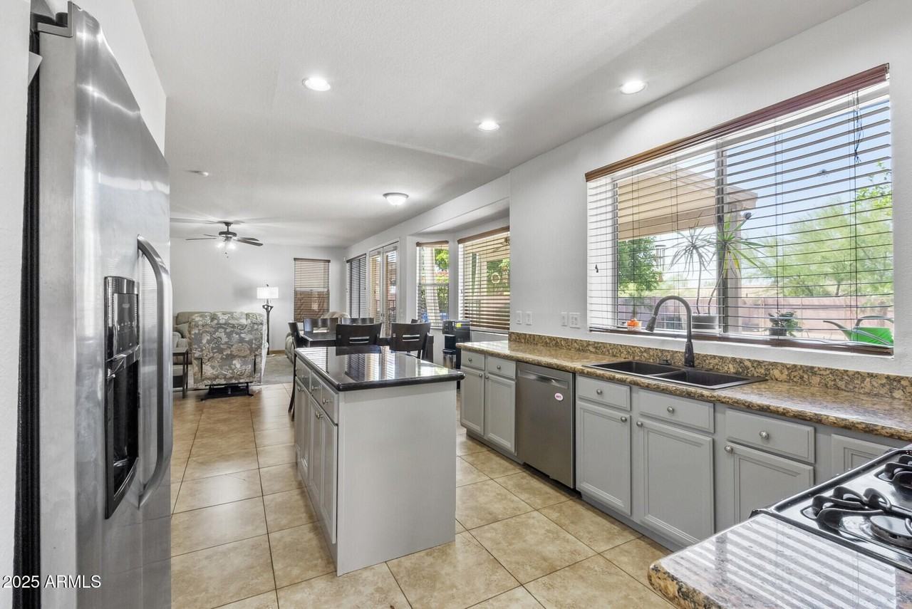 11530 W Palm Brook Dr - Photo 7 of 33