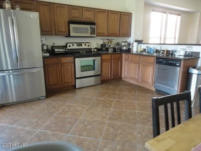 1463 W Swan Ct - Photo 2 of 4