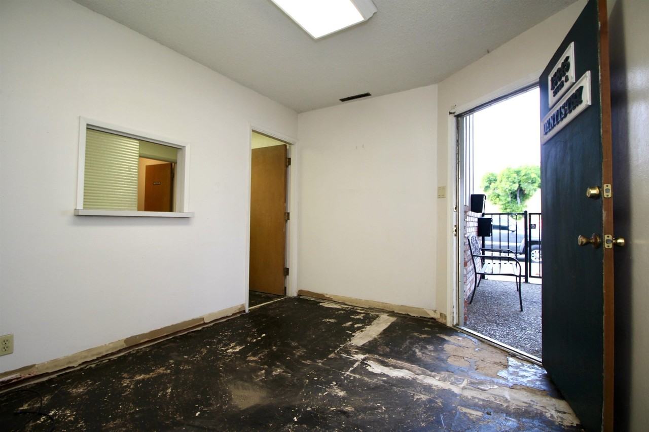 15845 Channel St - Photo 5 of 22