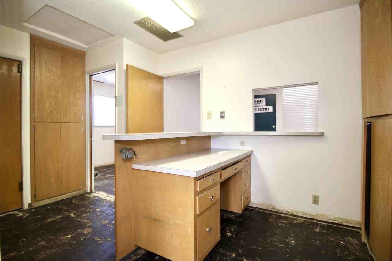 15845 Channel St - Photo 7 of 22