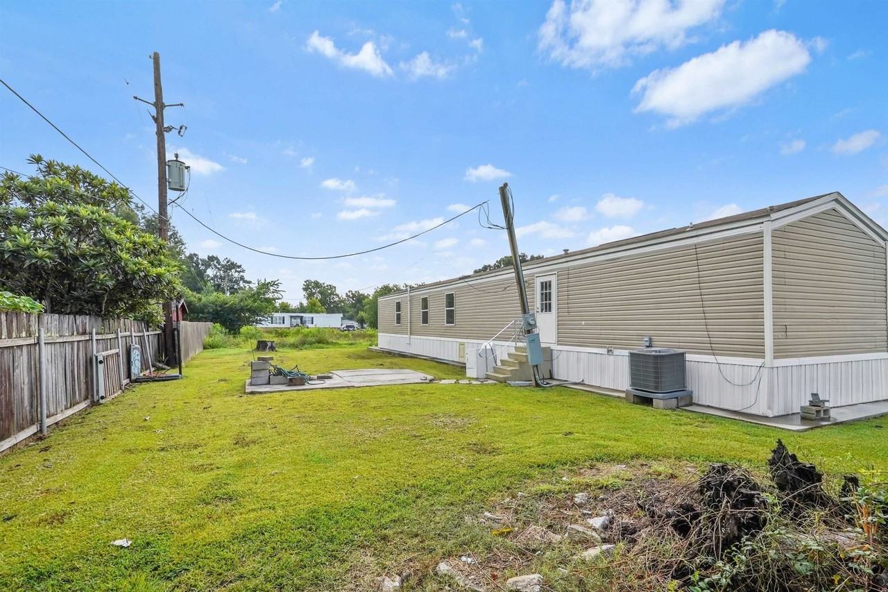 309 Marietta Pl - Photo 3 of 14