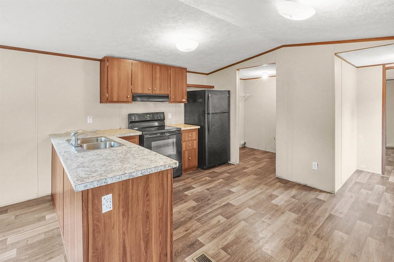 309 Marietta Pl - Photo 6 of 14