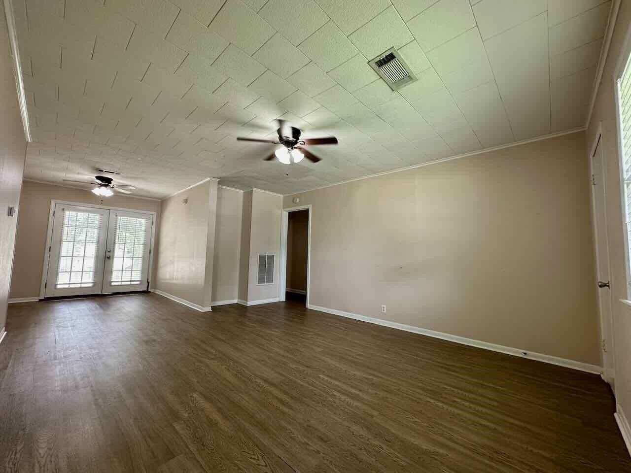 4810 Bellaire Ave - Photo 2 of 11