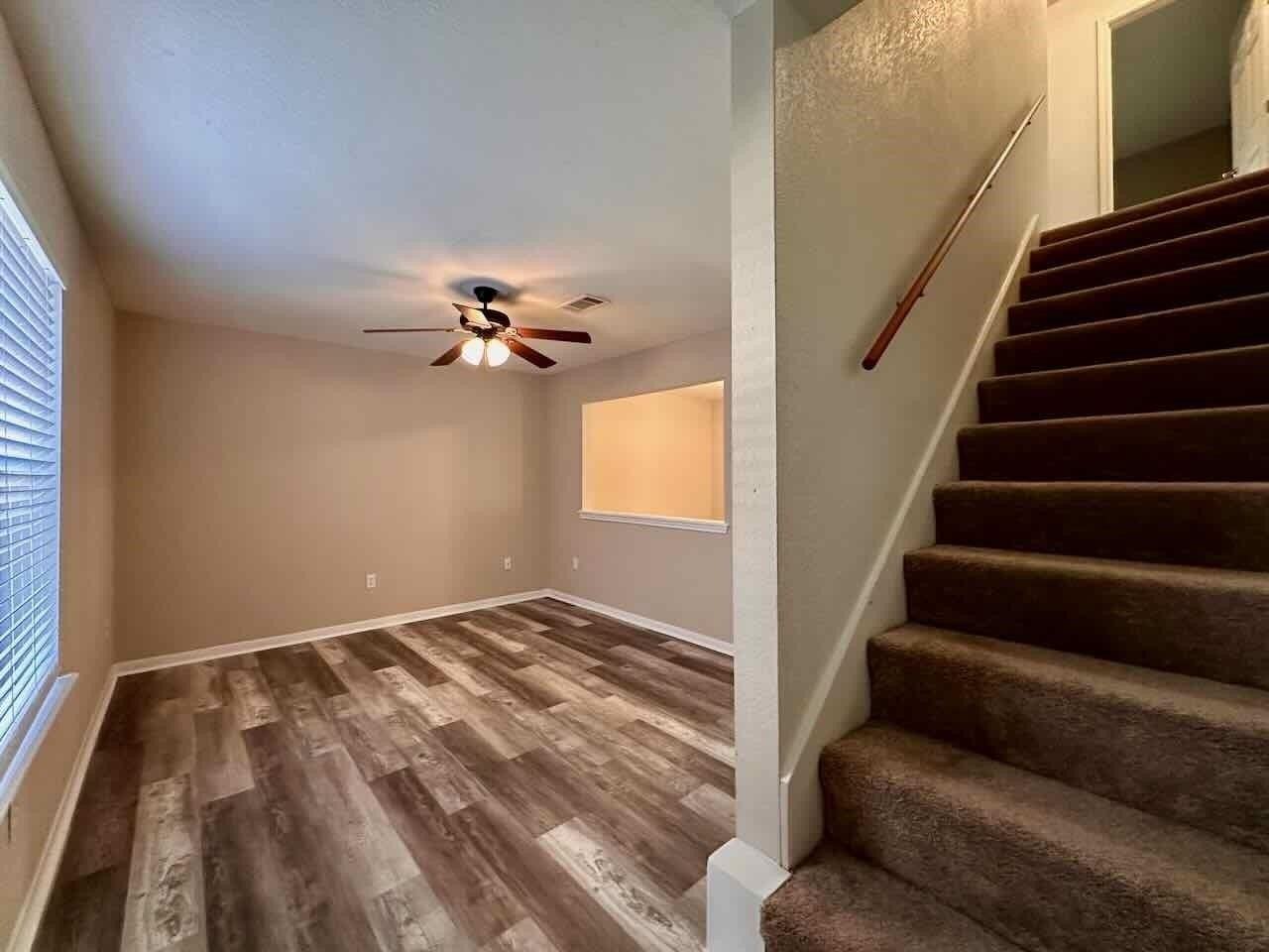 527 N Village Creek Pkwy - Photo 4 of 22