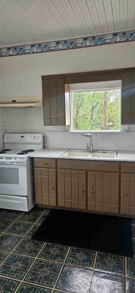 305C W Main St - Photo 2 of 7