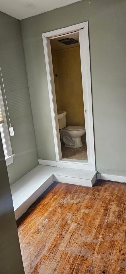 305C W Main St - Photo 6 of 7