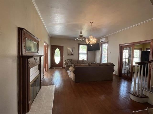 305 W Main St - Photo 2 of 21