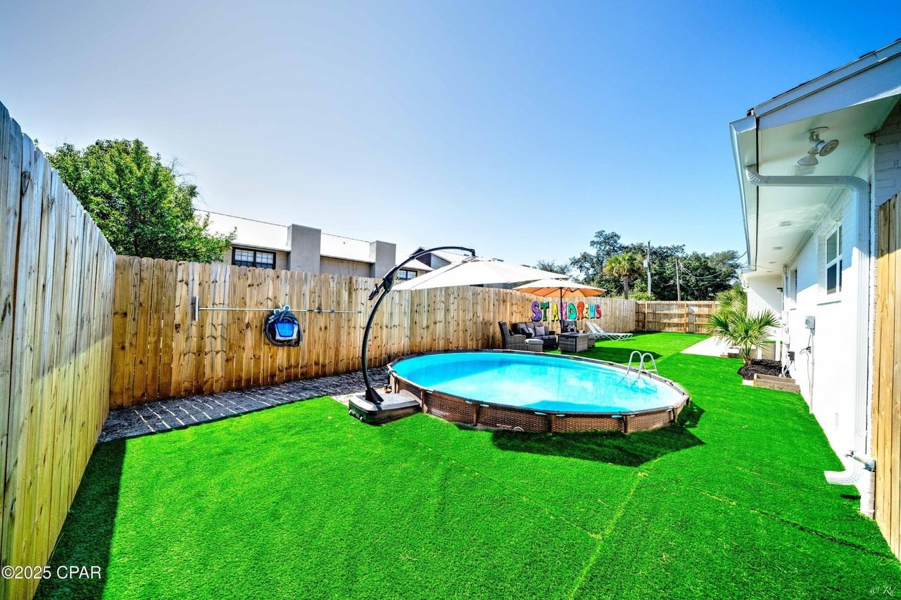 2615 W 11th St - Photo 7 of 50