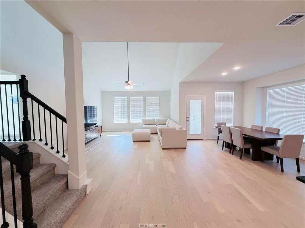 4044 Houberry Loop - Photo 4 of 27