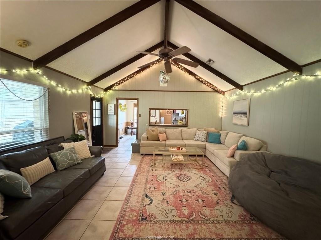 1212 Glade St - Photo 2 of 19