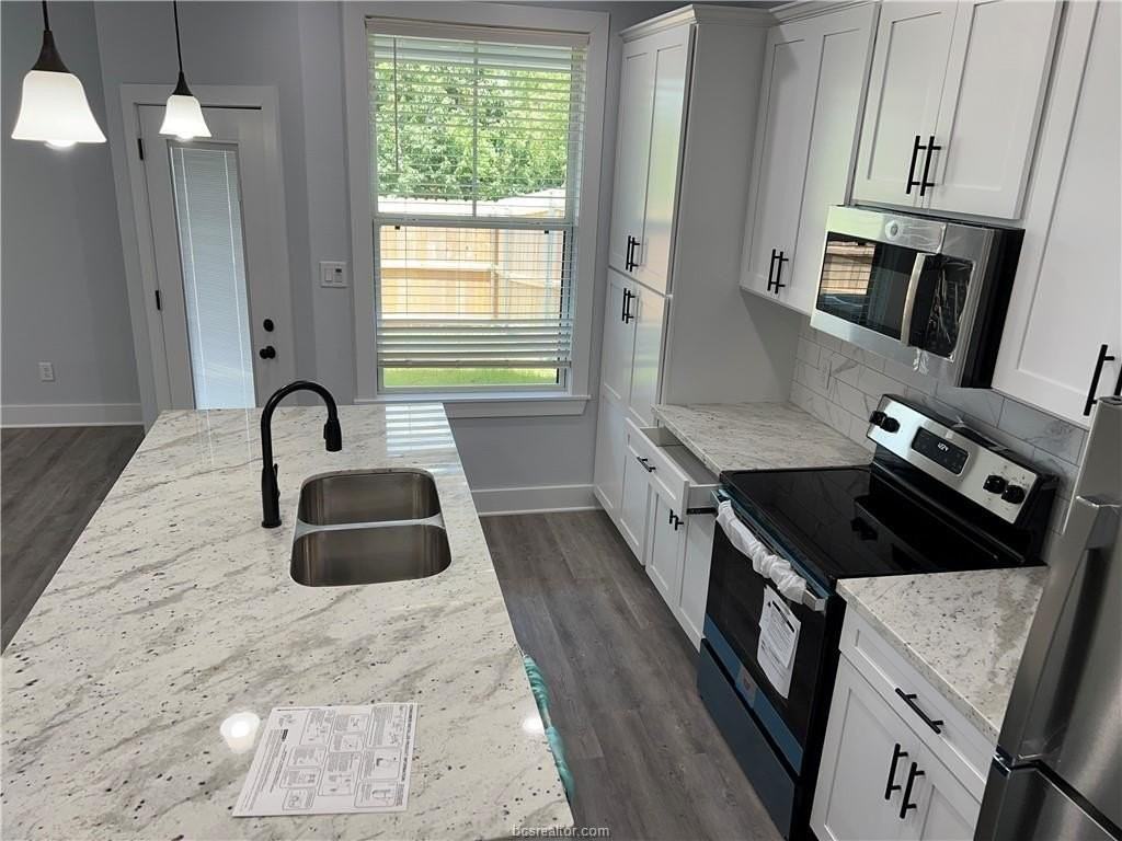 1454 Ailin Dr - Photo 4 of 11