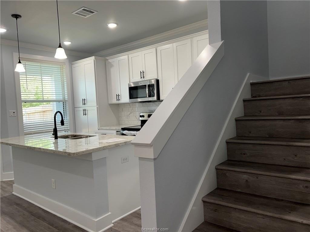 1454 Ailin Dr - Photo 5 of 11