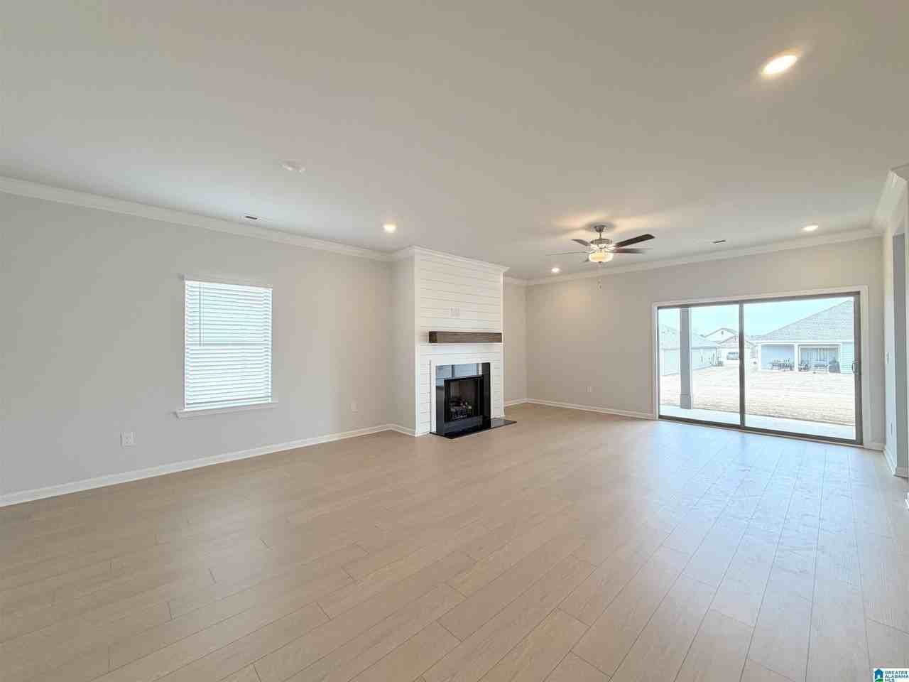 216 Paca Ln - Photo 6 of 38