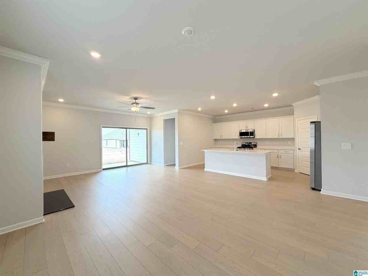 216 Paca Ln - Photo 7 of 38