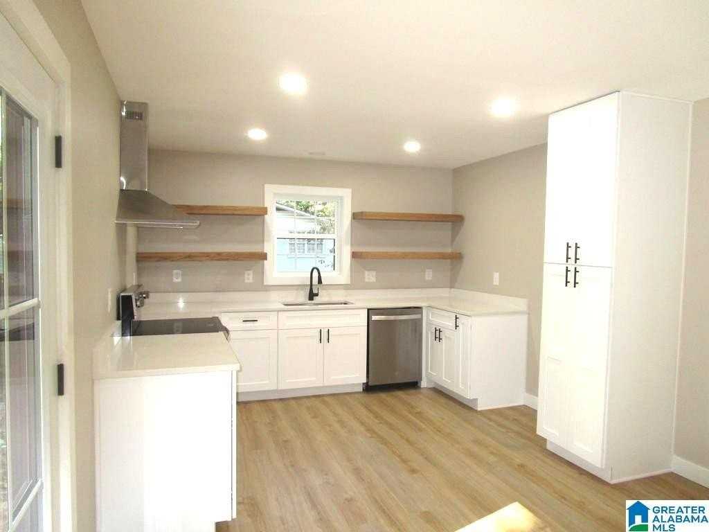 8929 Valleybrook Rd - Photo 3 of 36