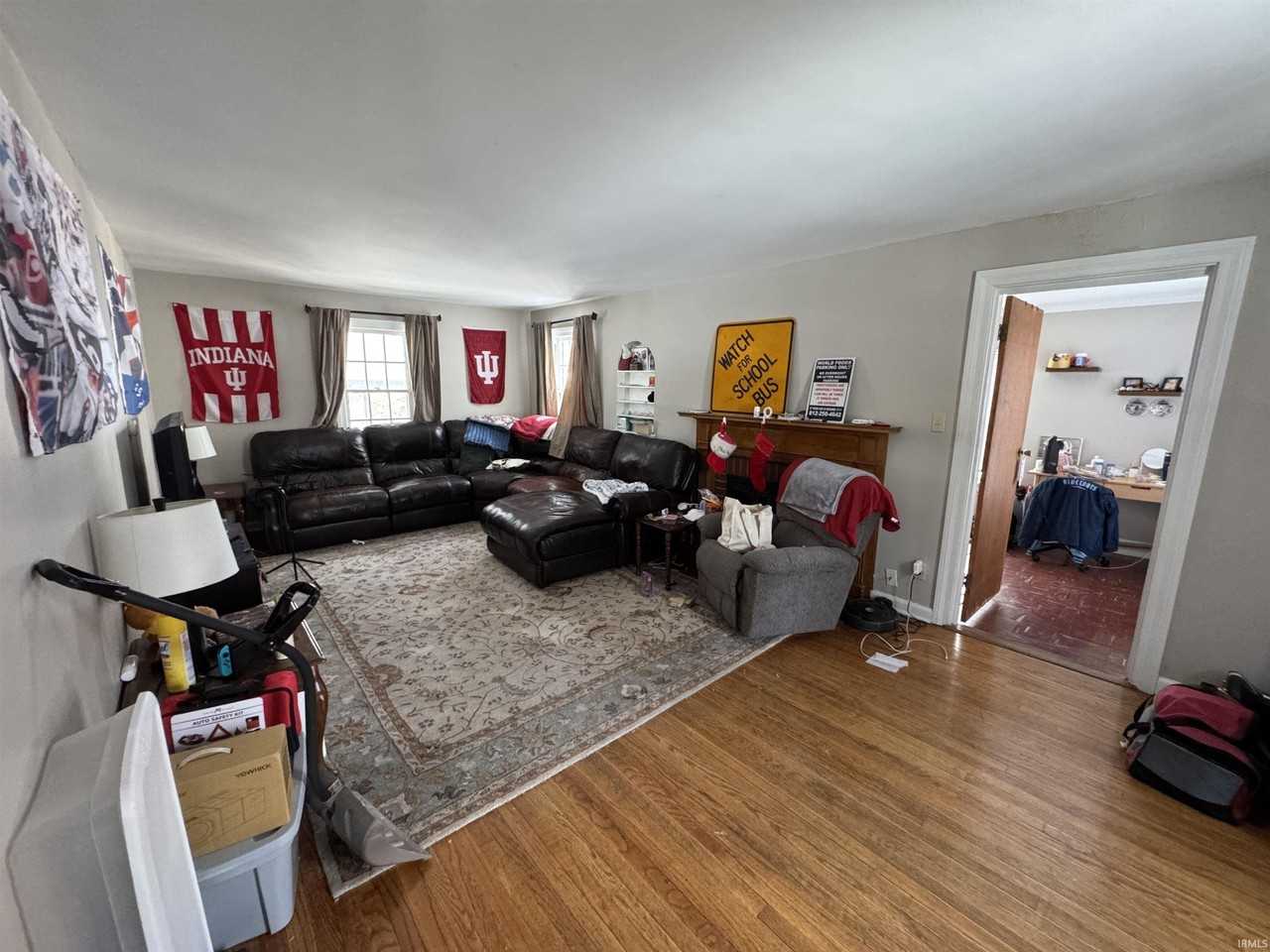 526 S Mitchell St - Photo 3 of 23