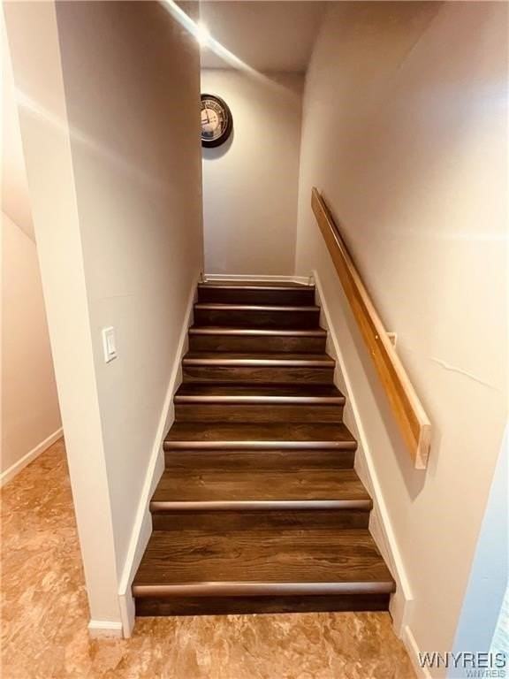 357 Lakefront Blvd - Photo 4 of 20