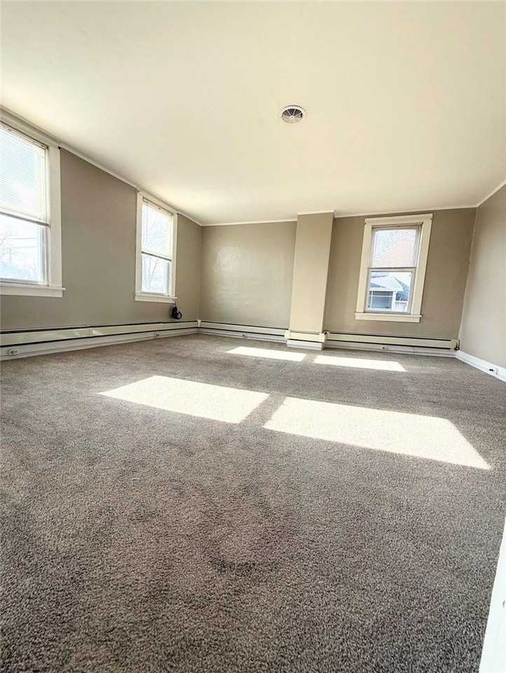 35 Main St - Photo 3 of 9