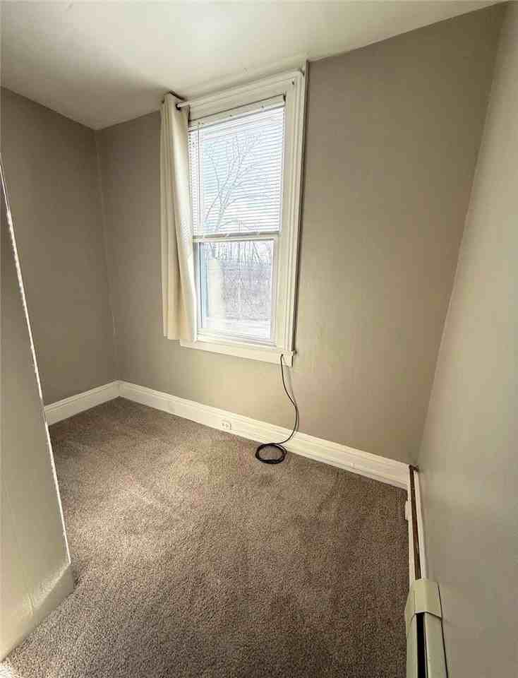 35 Main St - Photo 4 of 9