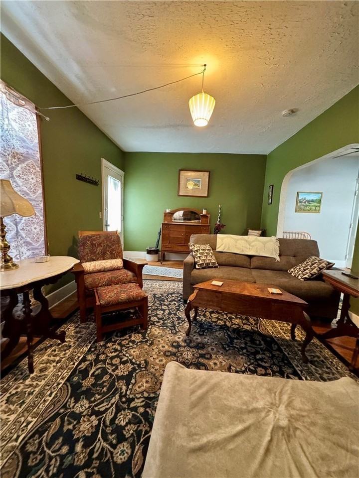 275 Rosedale St - Photo 5 of 25