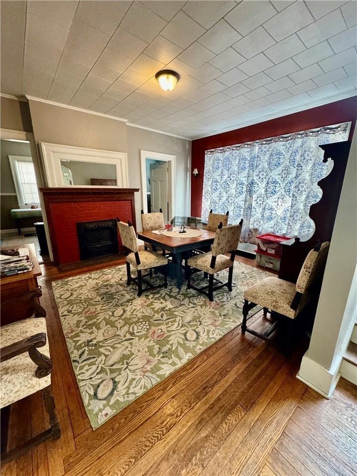 275 Rosedale St - Photo 7 of 25