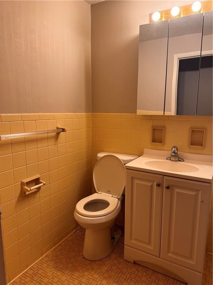 809 East Ave - Photo 4 of 4