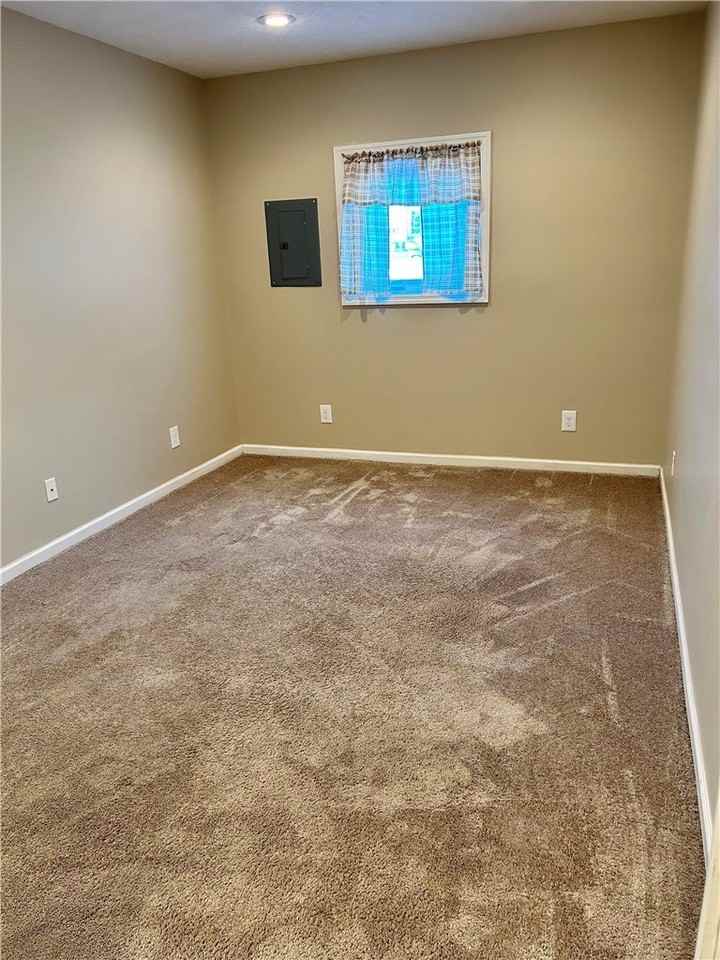 256 E 14th St - Photo 6 of 9