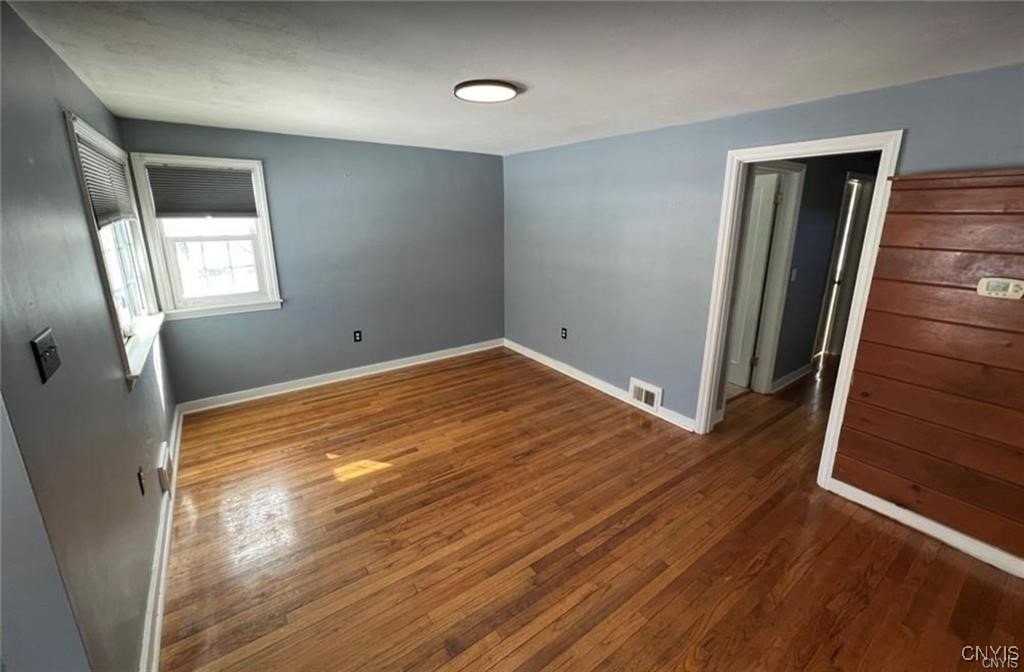 6 Curtis Ave - Photo 3 of 20