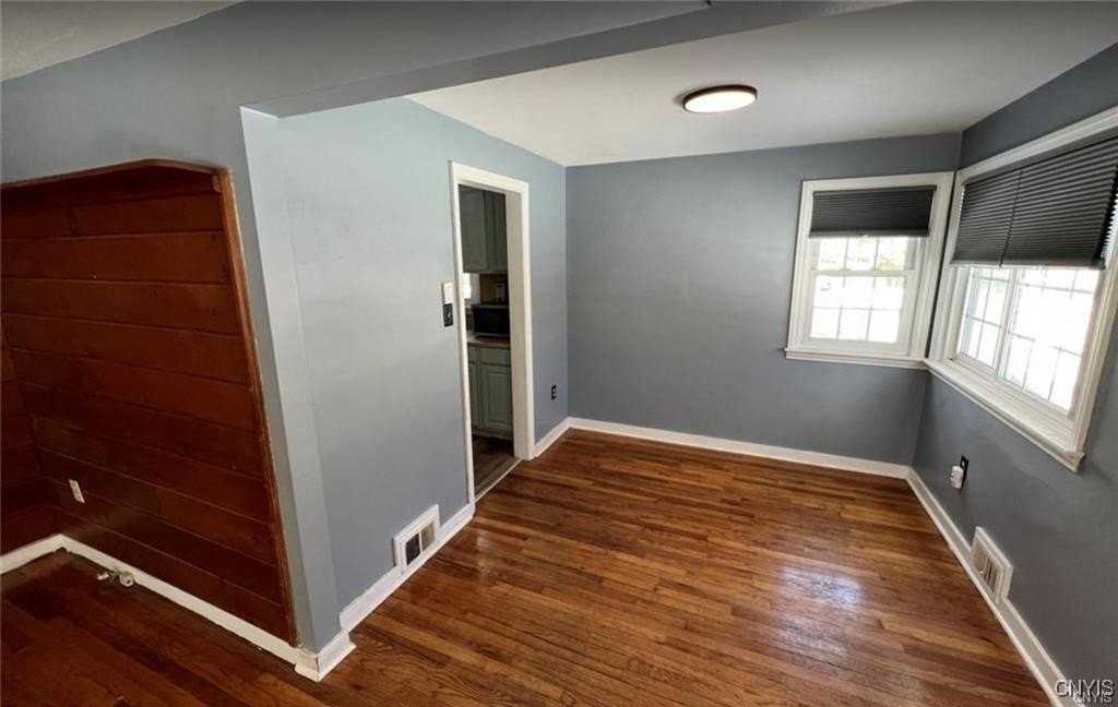 6 Curtis Ave - Photo 5 of 20