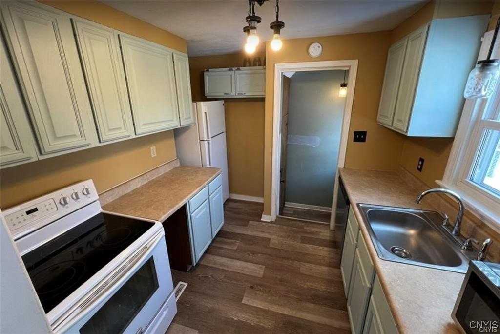 6 Curtis Ave - Photo 6 of 20