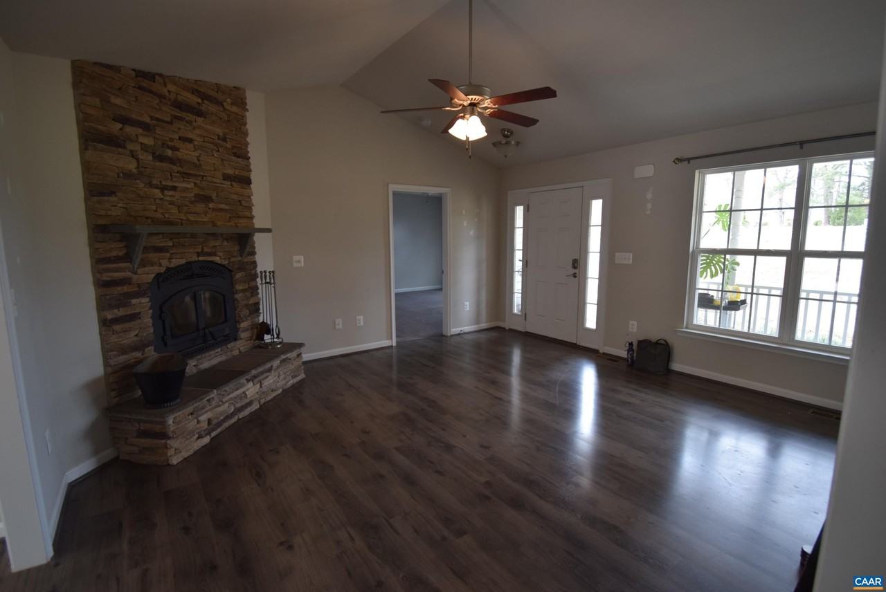 7136 Venable Rd - Photo 2 of 25