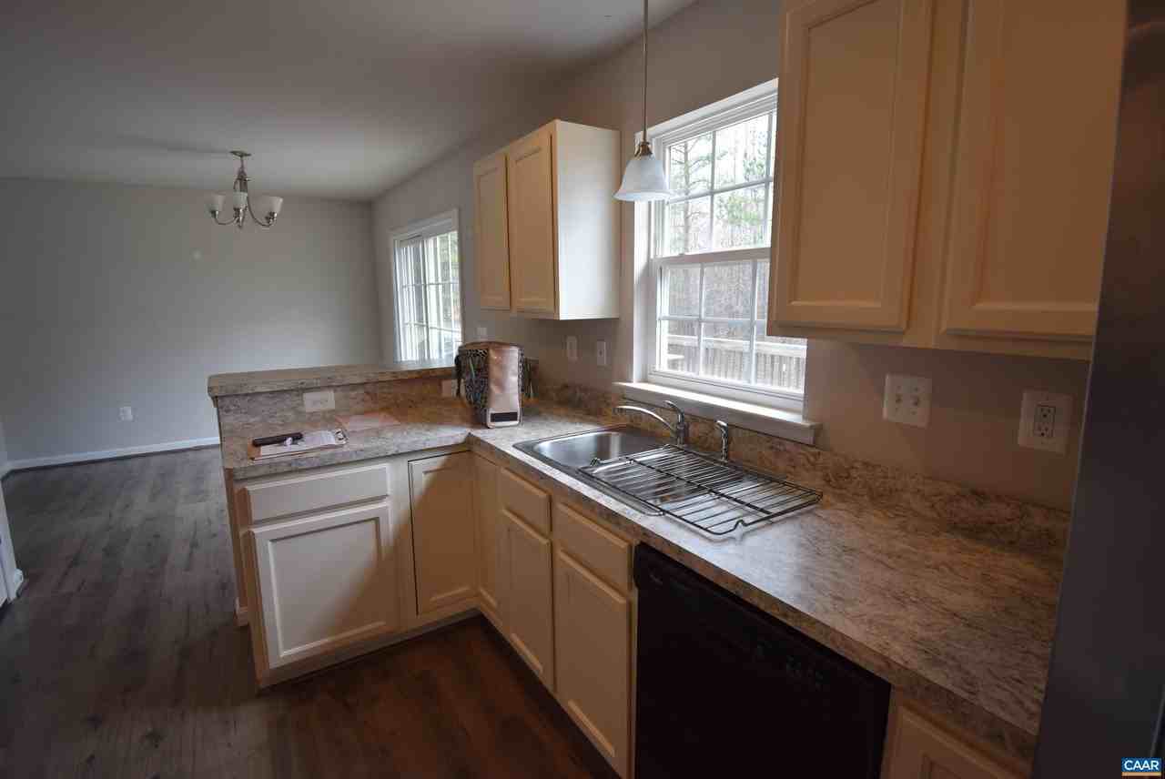 7136 Venable Rd - Photo 6 of 25