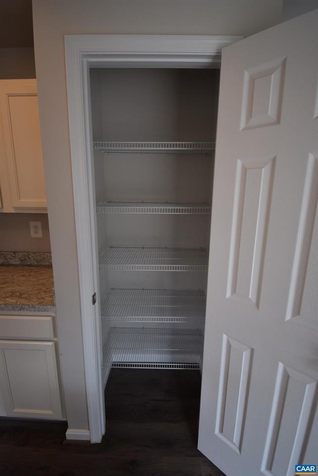 7136 Venable Rd - Photo 7 of 25