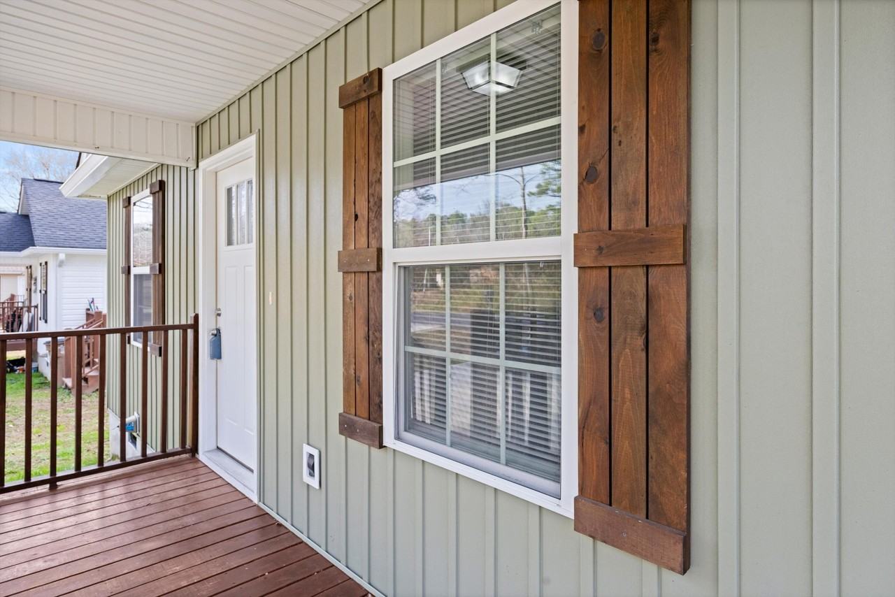 212 Yardley Ln - Photo 5 of 35