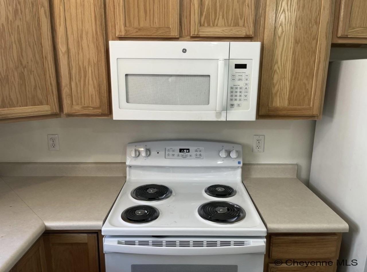 3824 Gregg Way #D - Photo 4 of 12