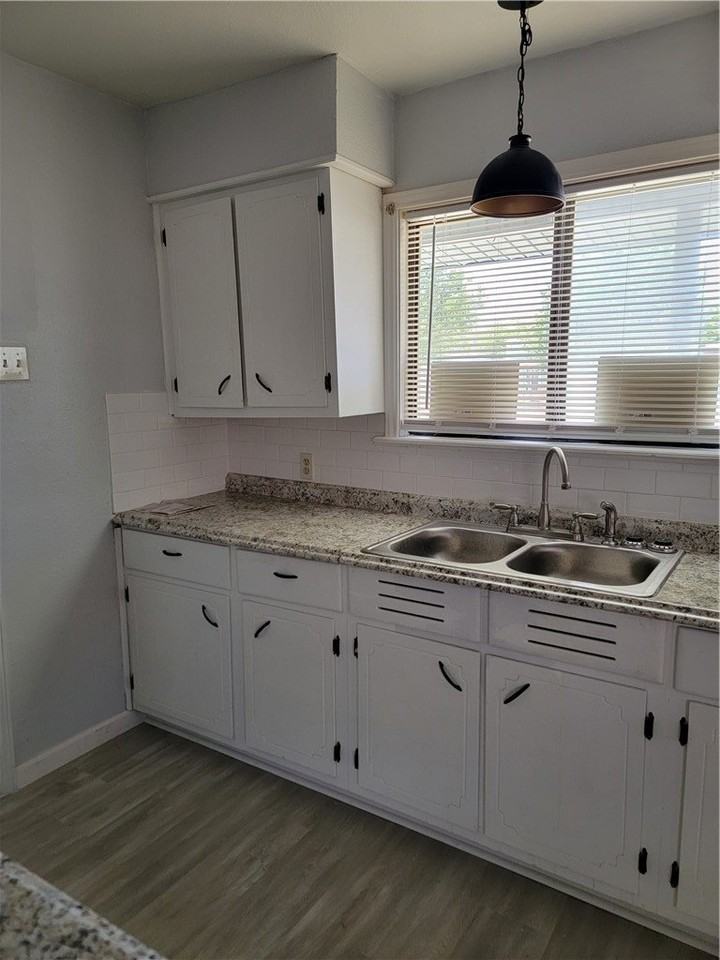 1522 Cambridge Dr - Photo 5 of 13