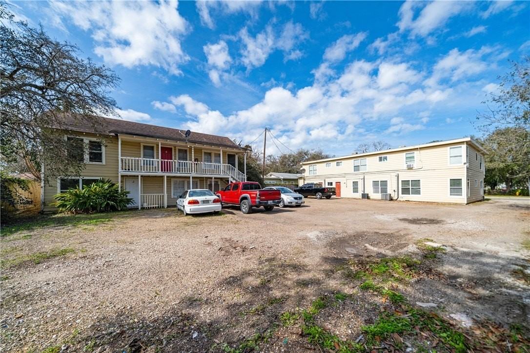 901 Furman Ave Apt F #F - Photo 3 of 13