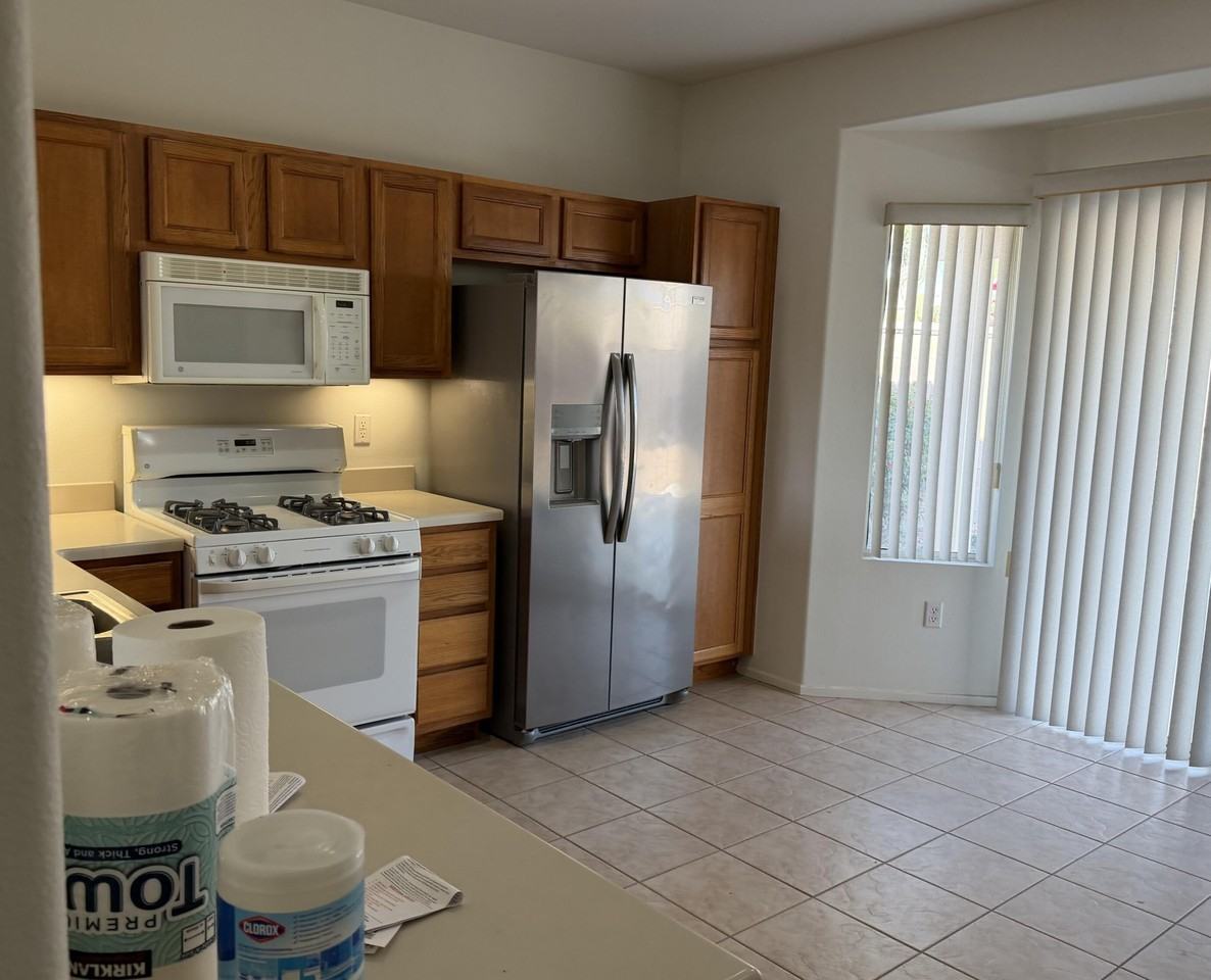 78374 Hampshire Ave - Photo 4 of 11