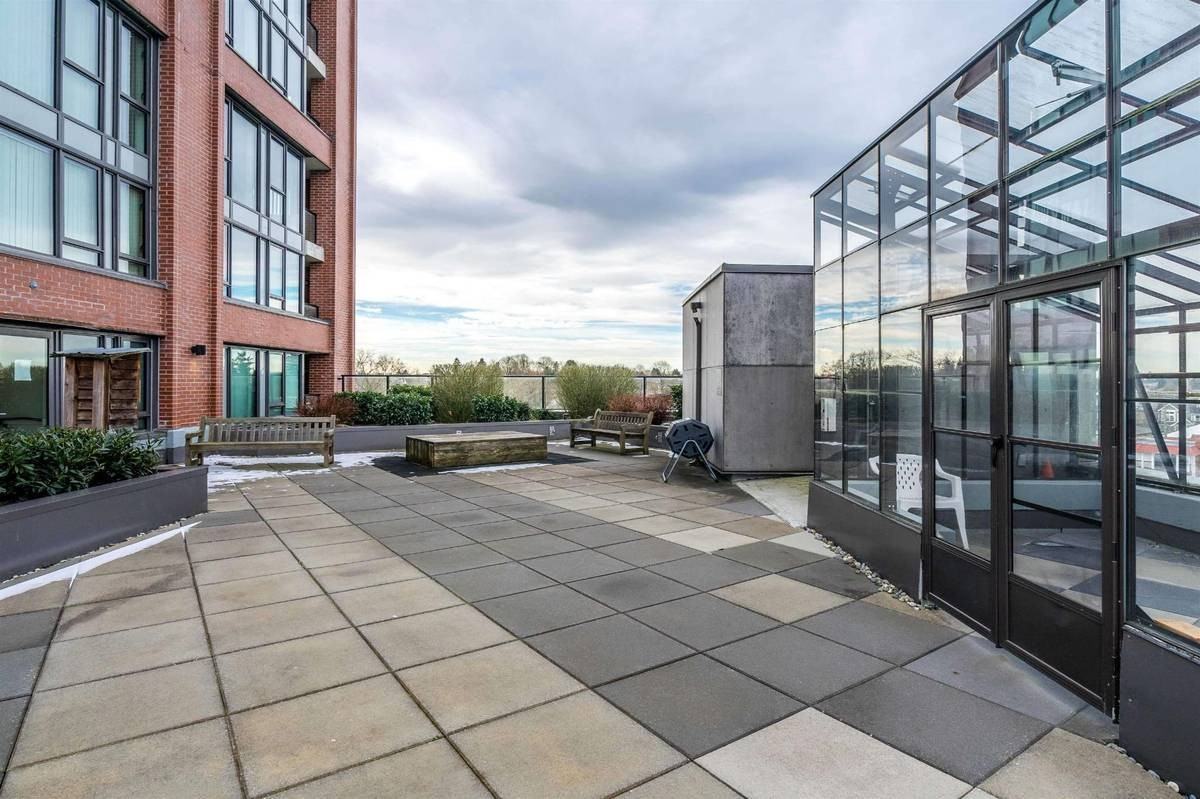 2689 Kingsway - Photo 3 of 18