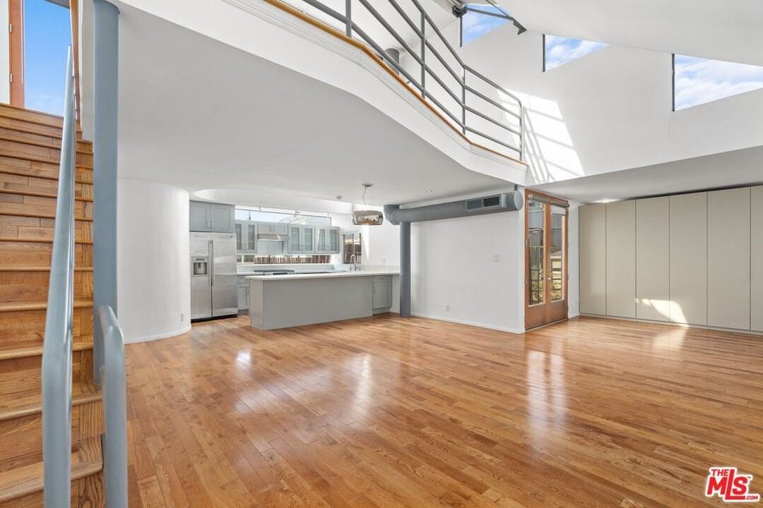 1015 Marine St Apt 4 #4 - Photo 2 of 31