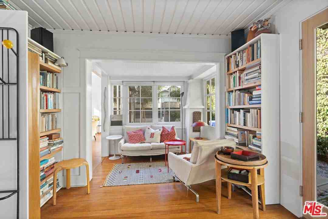 648 1/2 Palms Blvd - Photo 2 of 30