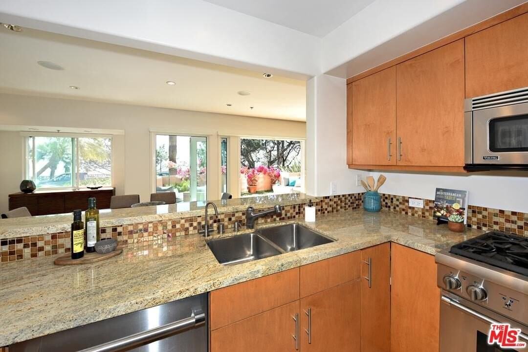 2203 Ocean Ave Unit 102 #102 - Photo 7 of 20