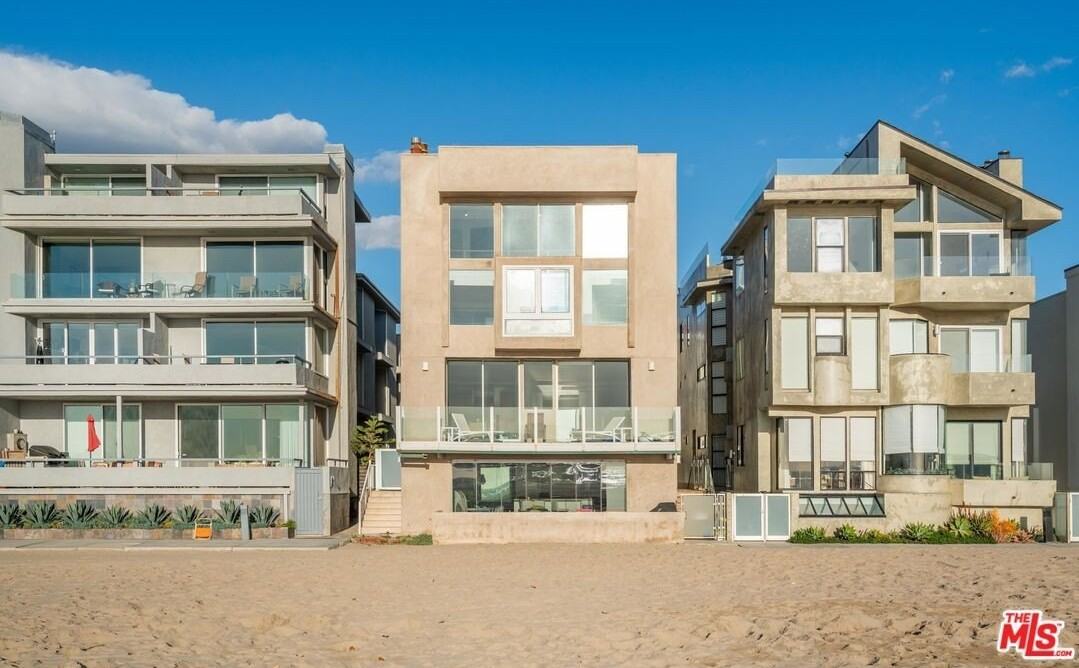 3711 Ocean Front Walk Apt 3 #3 - Photo 3 of 43