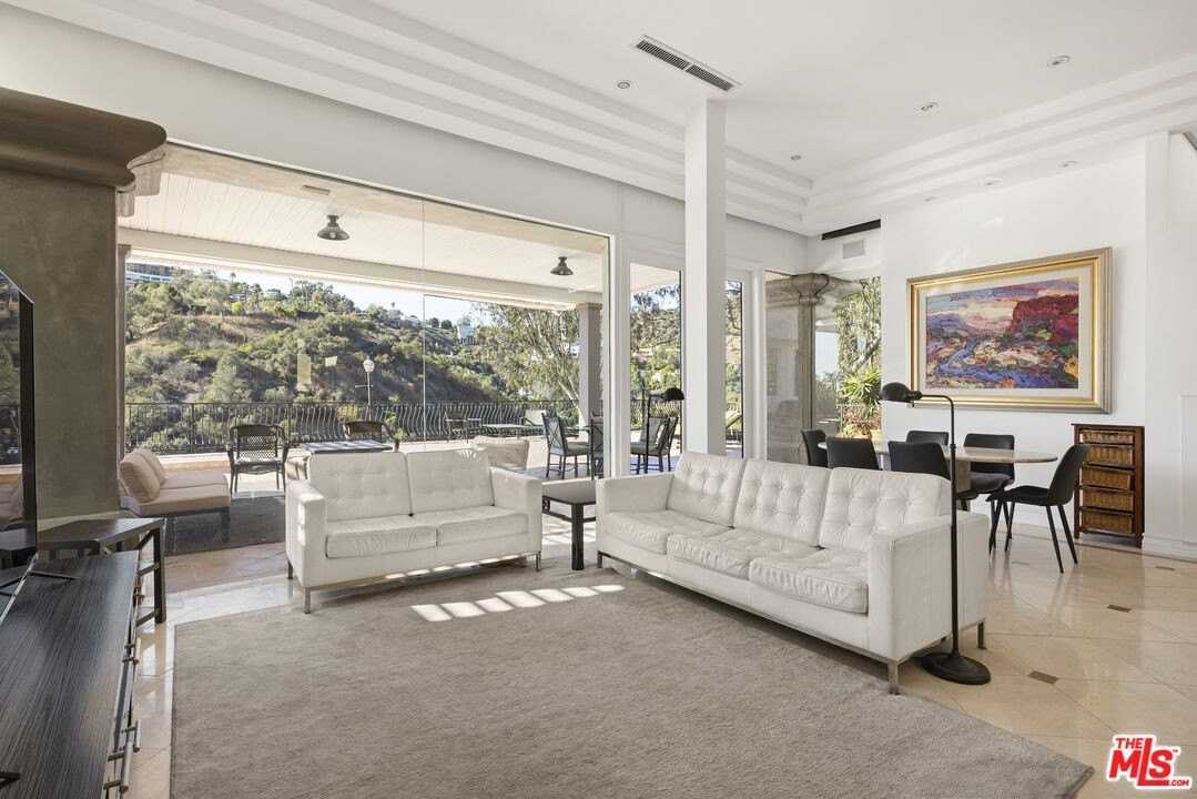 10557 Rocca Pl - Photo 3 of 19