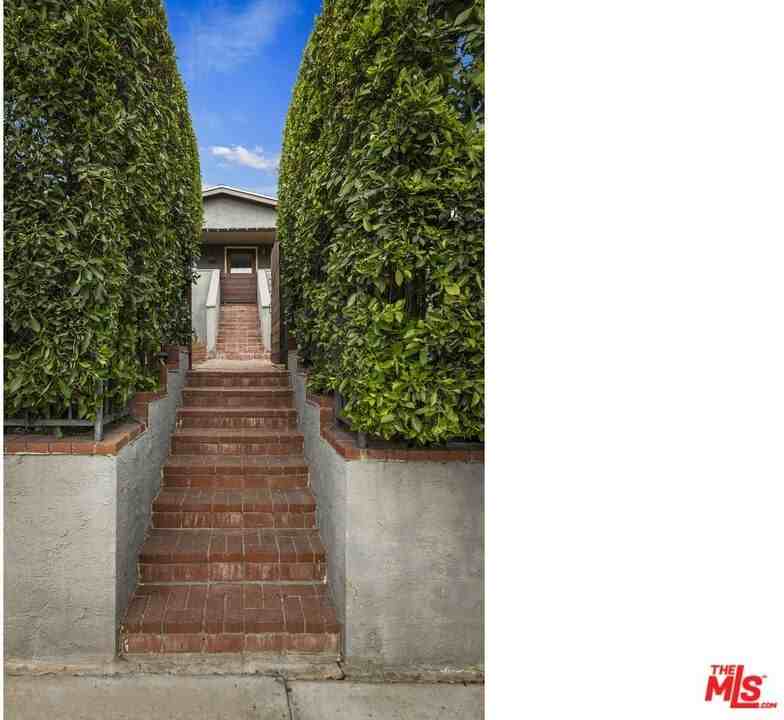 5215 Almaden Dr - Photo 4 of 50